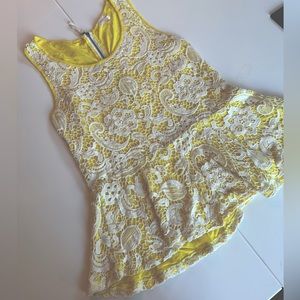 LIKE NEW - Feminine lace peplum top